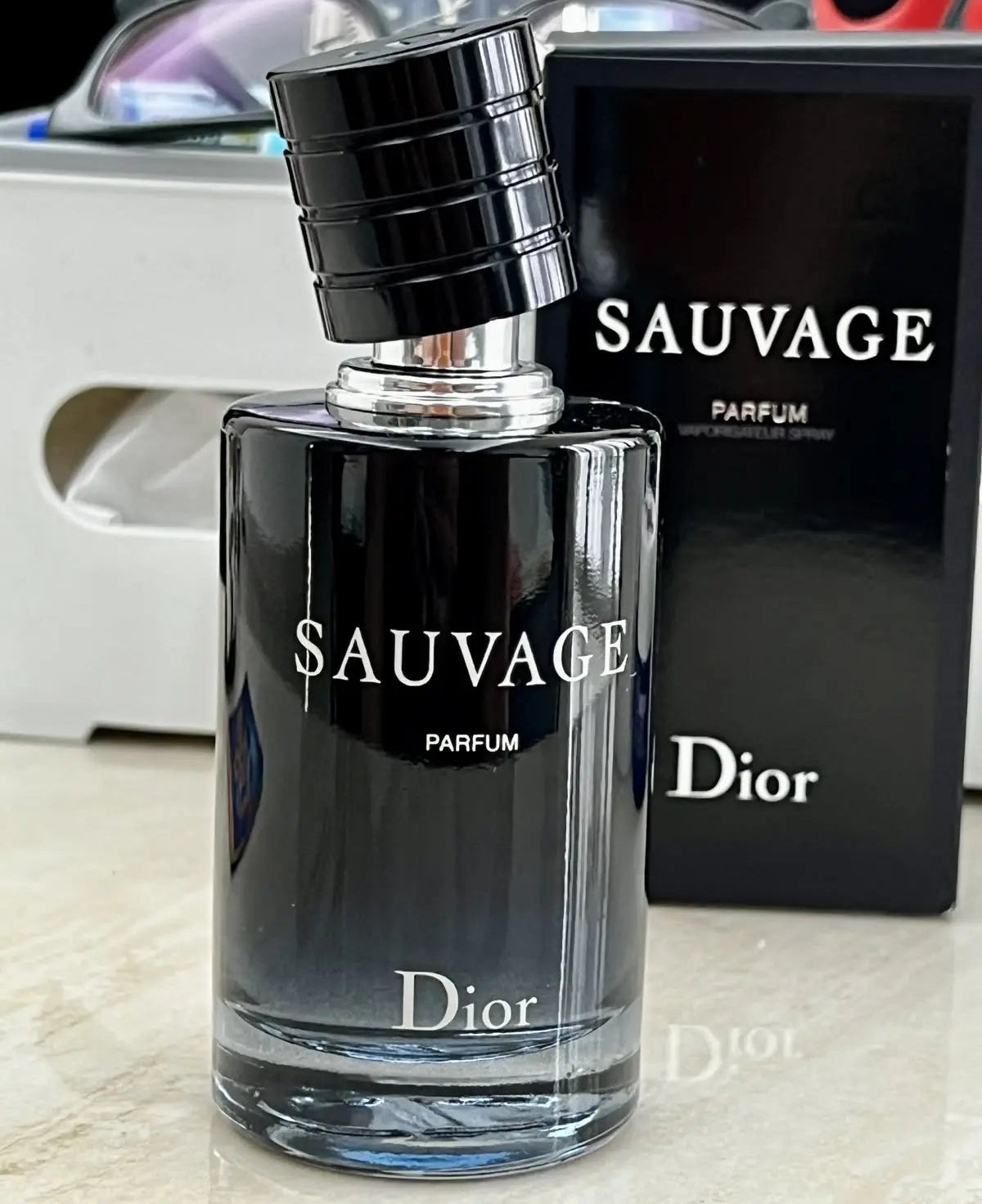 عطر سوفاج الرجالي | حضور يسبق الكلام وهيبة تدوم